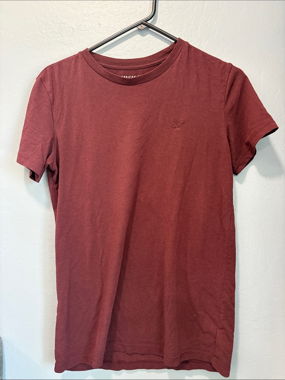American Eagle Outfitters Men’s Short Sleeve Crew Tee — Maroon